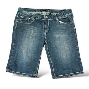 Women’s Seductions FD Bermuda Denim Shorts - Size 11